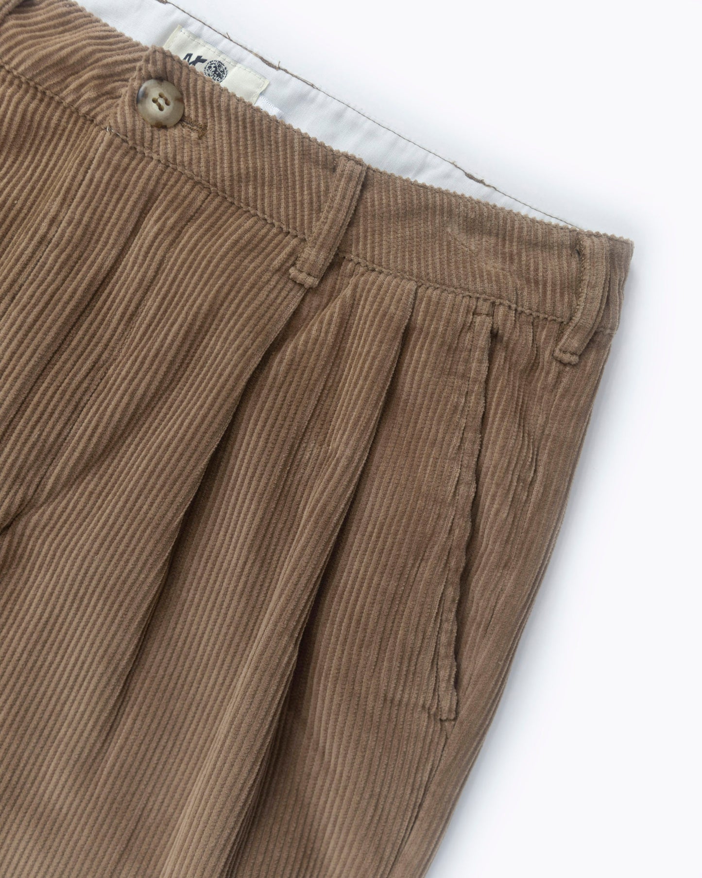 The Louis Pant in Mocha