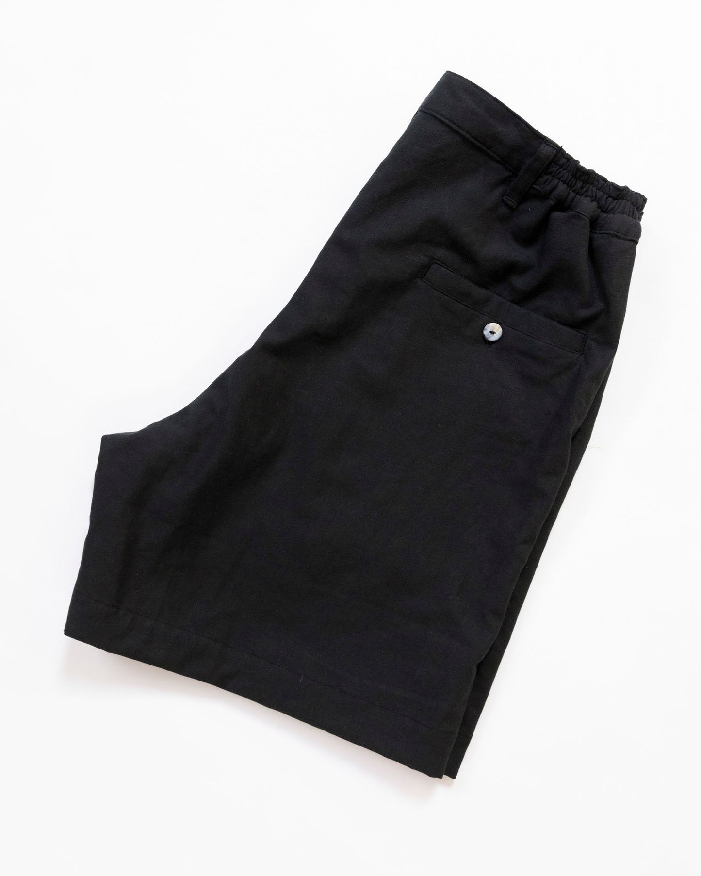 The Ram Island Shorts in Black